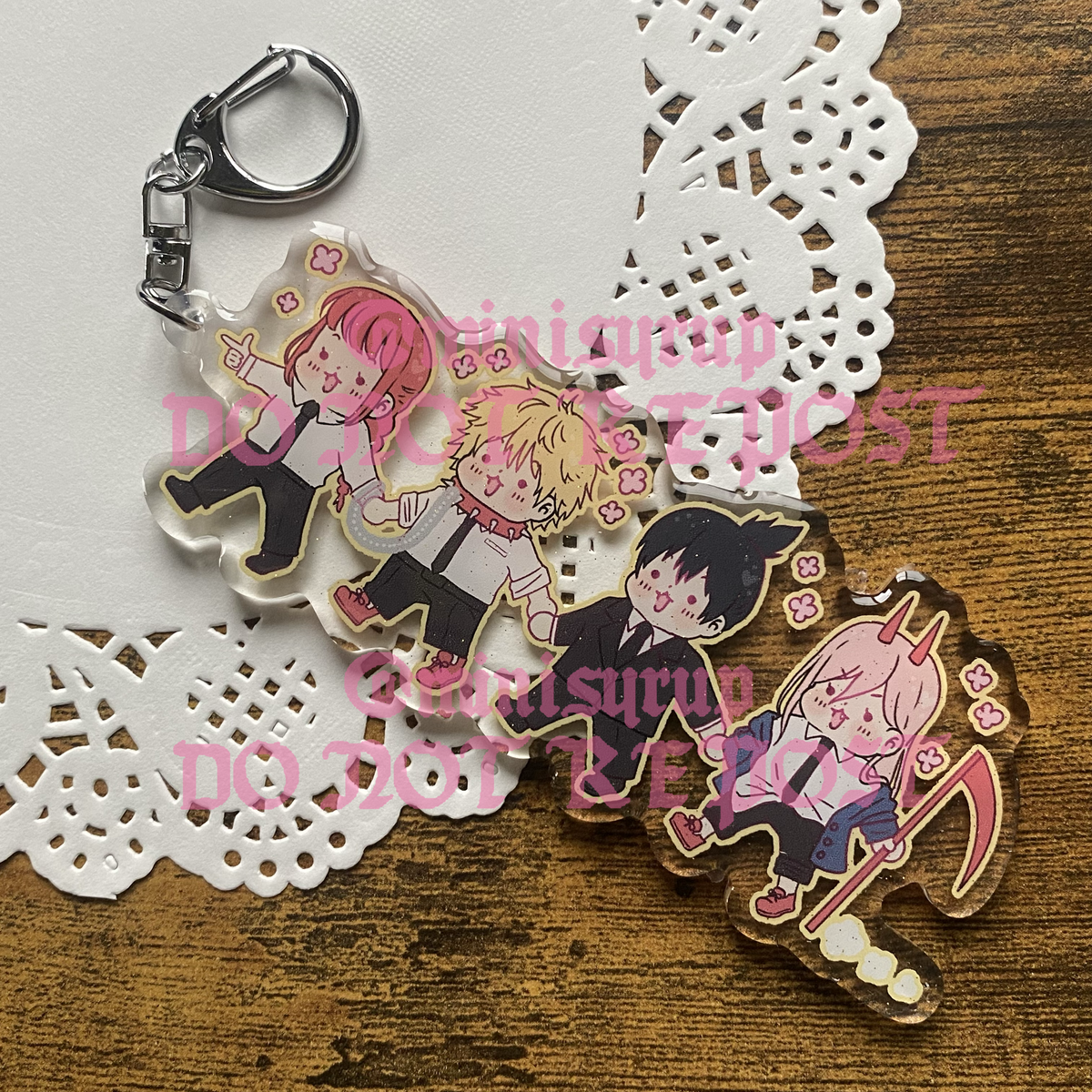 Chainsaw Man Hold Hands! 4" Charm