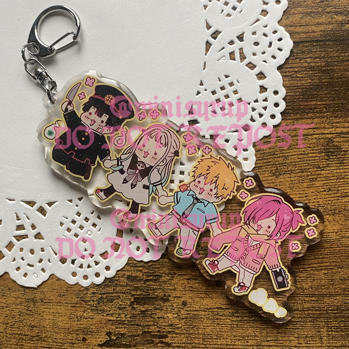 Hanako & Friends Hold Hands! 4" Charm