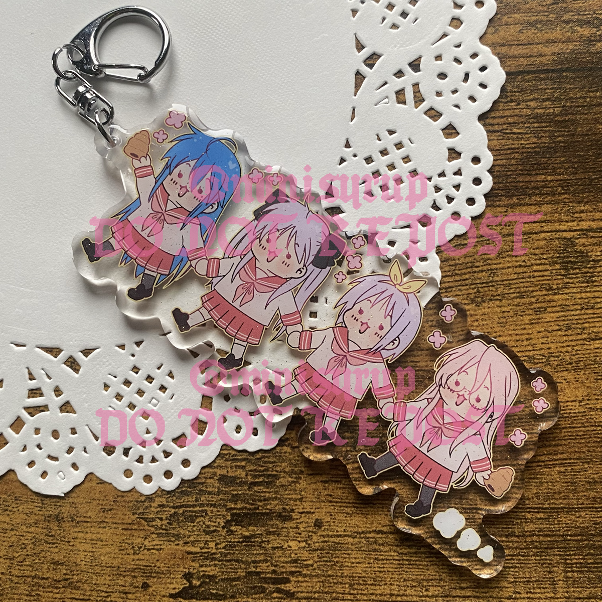 Lucky Star Hold Hands! 4" Charm