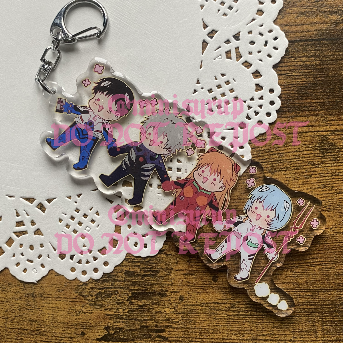 EVA Hold Hands! 4" Charm